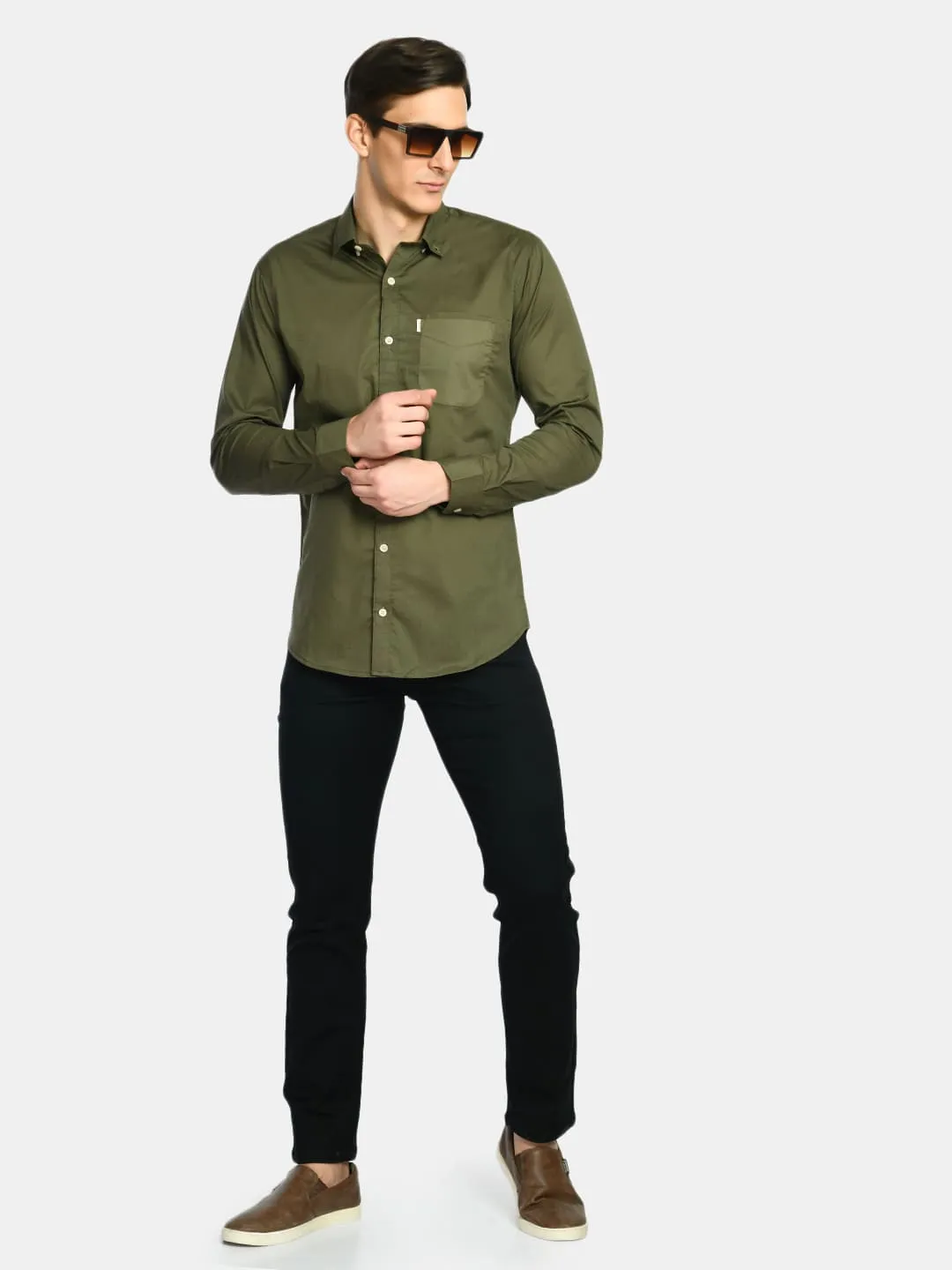 Men's Olive Green Solid Cotton Casual Shirt