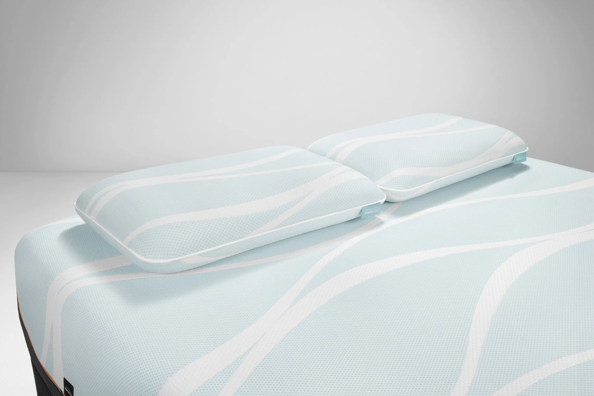Tempur-Pedic TEMPURbreeze ProLo   Advanced Cooling Pillow